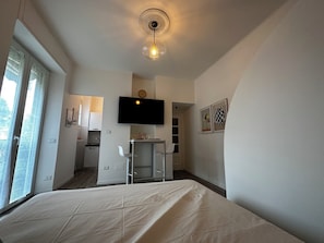 Studio, 1 Double Bed | Free WiFi