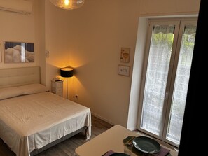 Estudio, 1 cama matrimonial | Wifi gratis y ropa de cama 