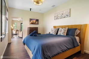 4 bedrooms, desk, iron/ironing board, travel crib