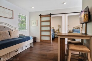 5 bedrooms, desk, iron/ironing board, free WiFi