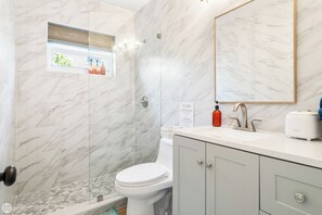 Hårtørrer, håndklæder