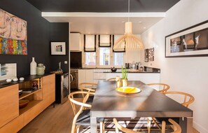 Cookware/dishes/utensils