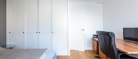 5 chambres, fer et planche Ă repasser, Wi-Fi, draps fournis