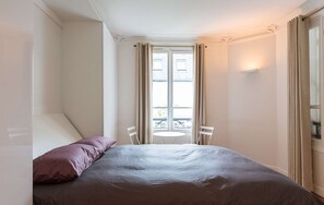 3 chambres, fer et planche à repasser, Wi-Fi, draps fournis