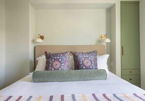 4 bedrooms, iron/ironing board, travel cot, WiFi