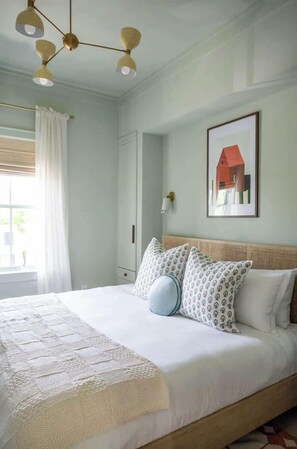 4 chambres, fer et planche à repasser, lit de bébé portatif, Wi-Fi