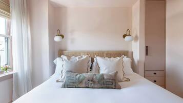 4 slaapkamers, een strijkplank/strijkijzer, reisbedje, wifi