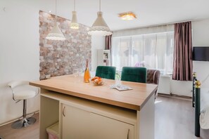 Standard Studio (Charming Downtown Studio) | Dining - Charming Downtown Studio (Zagreb)