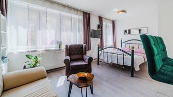 Standard-Studio (Charming Downtown Studio) | Schreibtisch, Bügeleisen/Bügelbrett, kostenloses WLAN, Bettwäsche