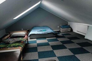 3 bedrooms, free WiFi, bed sheets - Rumia - Apartment - Sleeps 8 - Parking - Seaside (Rumia)