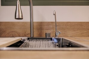 Signature Apartment | Private kitchen