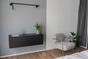 3 bedrooms, travel crib, free WiFi, bed sheets