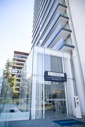 Exterior detail - Chic 2BR Haven in the Heart of Las Condes Oasis (Unknown)