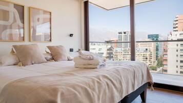2 habitaciones, tabla de planchar con plancha, wifi y ropa de cama