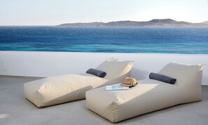 Superior Luxury Suite with Big Private Hot Tub with Sea View | Terraza o patio