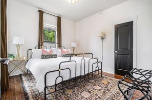 1 chambre, fer et planche à repasser, lit parapluie, Wi-Fi