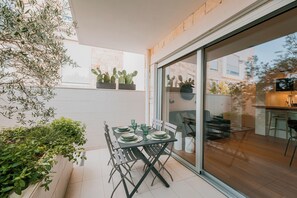 Outdoor dining - Olea Suite Pomegranate (Polignano a Mare)