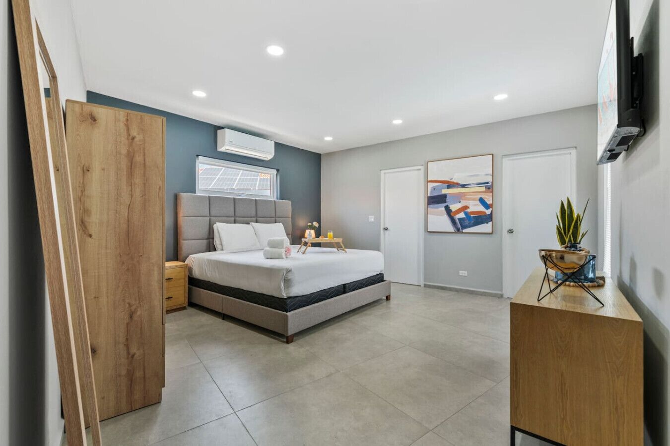 3 Schlafzimmer, Schreibtisch, Bügeleisen/Bügelbrett, Reisekinderbett