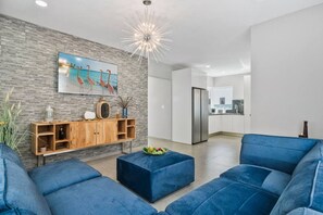 Smart TV, books, stereo