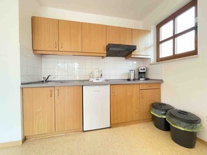 Réfrigérateur, four, plaque de cuisson, lave-vaisselle