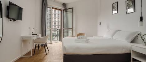 Apartment, 3 Bedrooms, Balcony, Courtyard View | Free WiFi