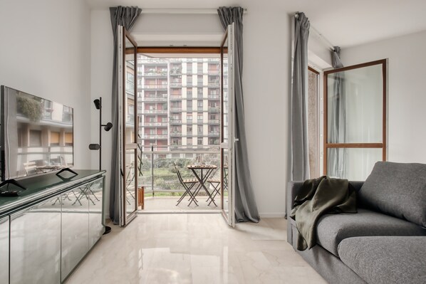 Interior - Beautiful apt with 2 balconies (Milan)