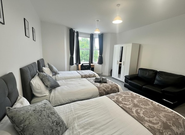 5 Schlafzimmer, kostenloses WLAN, Bettwäsche