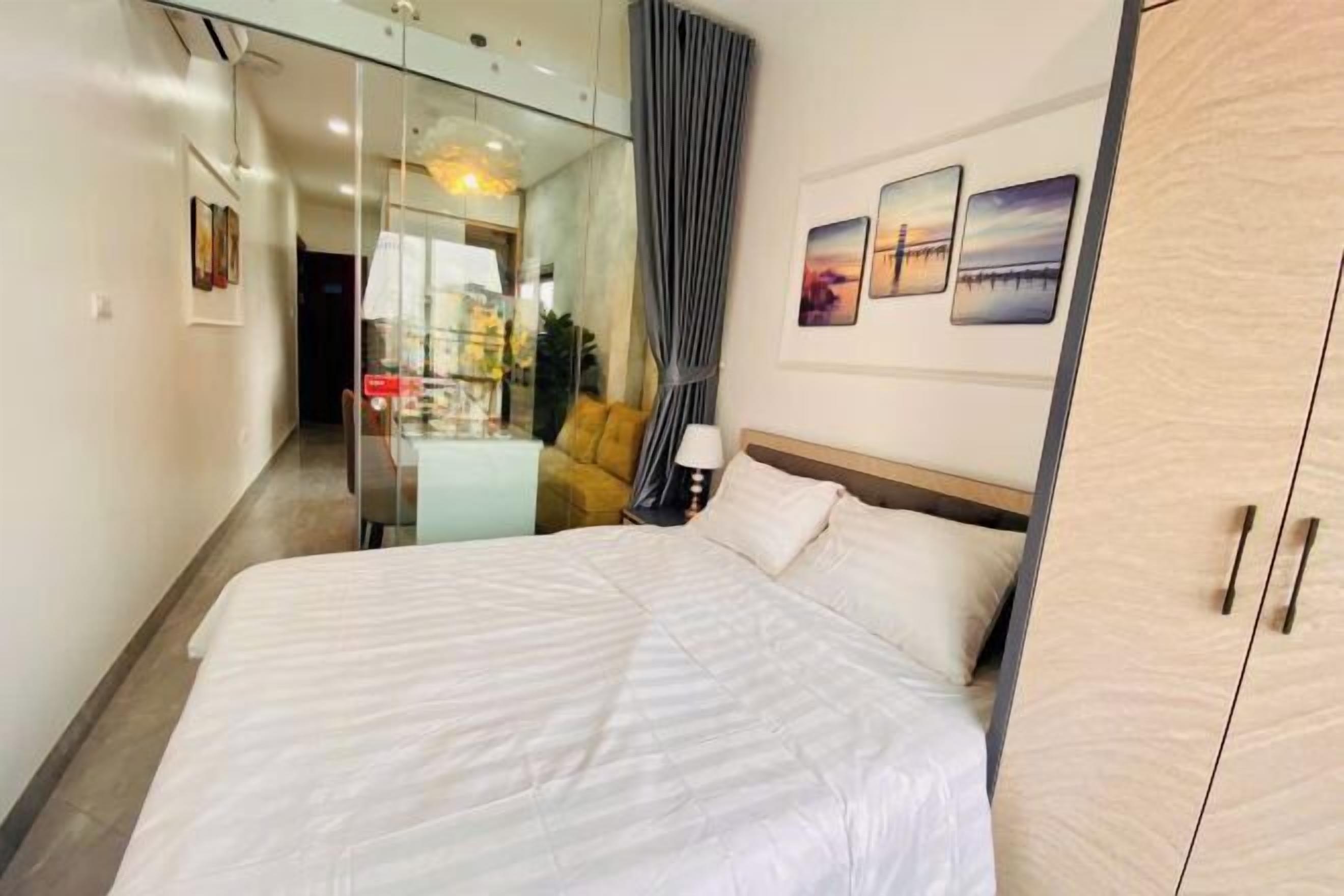 Skrivebord, skrivebord for bærbar PC, blendingsgardiner og lydisolert