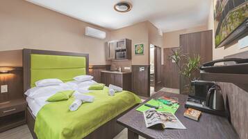 Standard-Studio | Zimmersafe, Verdunkelungsvorhänge, schallisolierte Zimmer