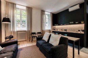 公寓 | 客廳 | 30 吋電視連數碼電視頻道