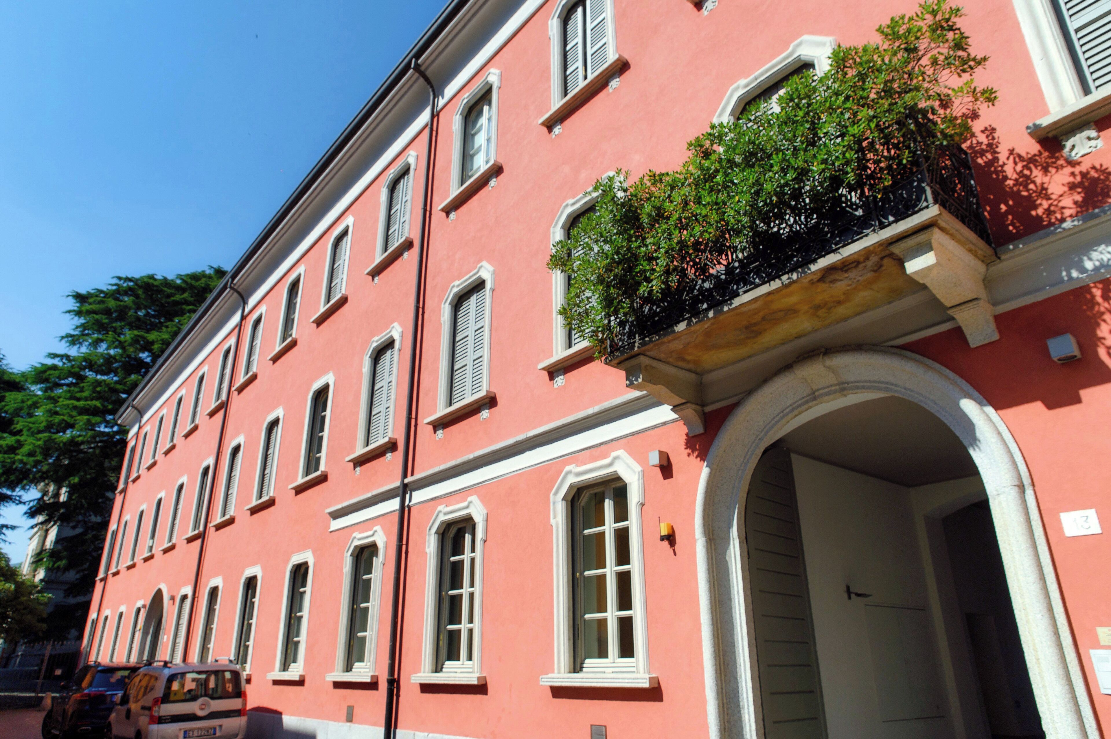 Apartment | Premium bedding, down duvets, iron/ironing board, cots/infant beds