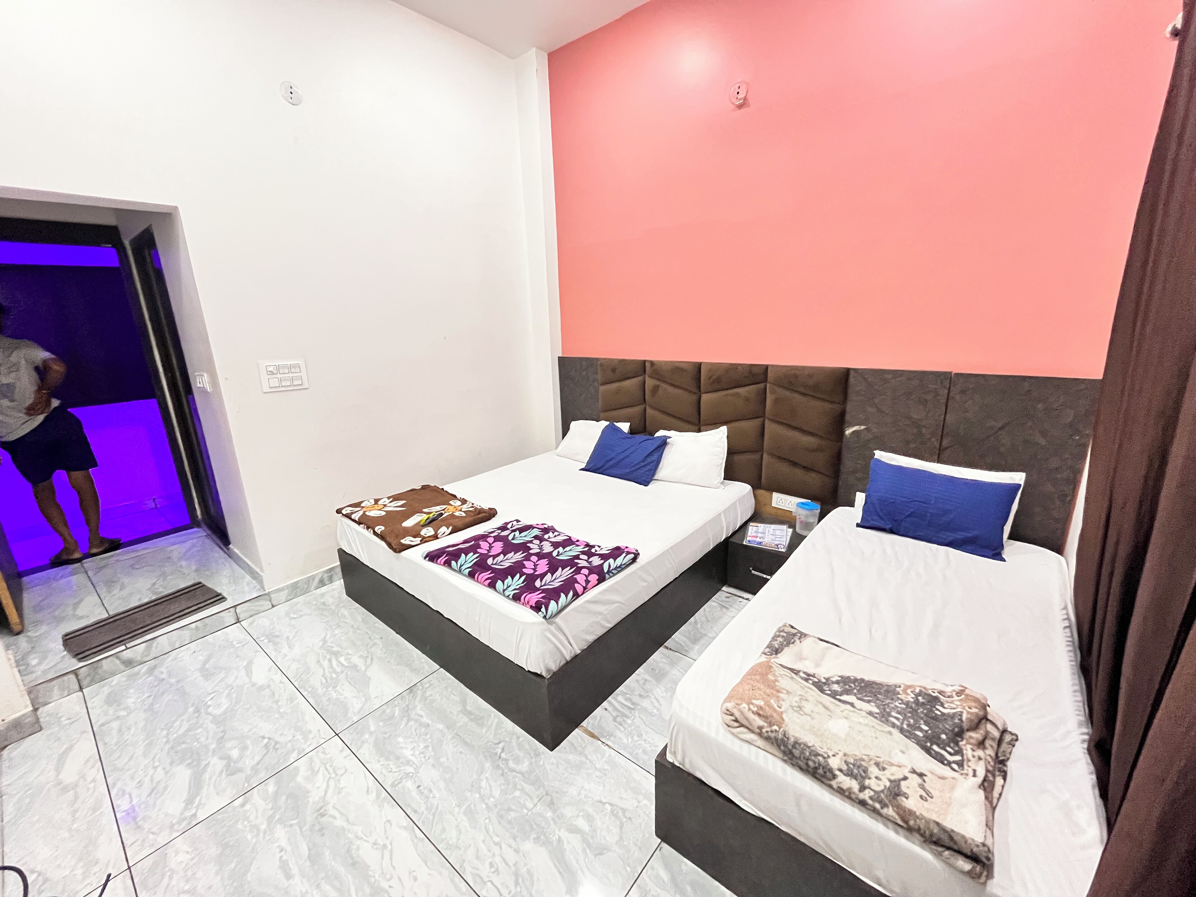 Soundproofing, free WiFi