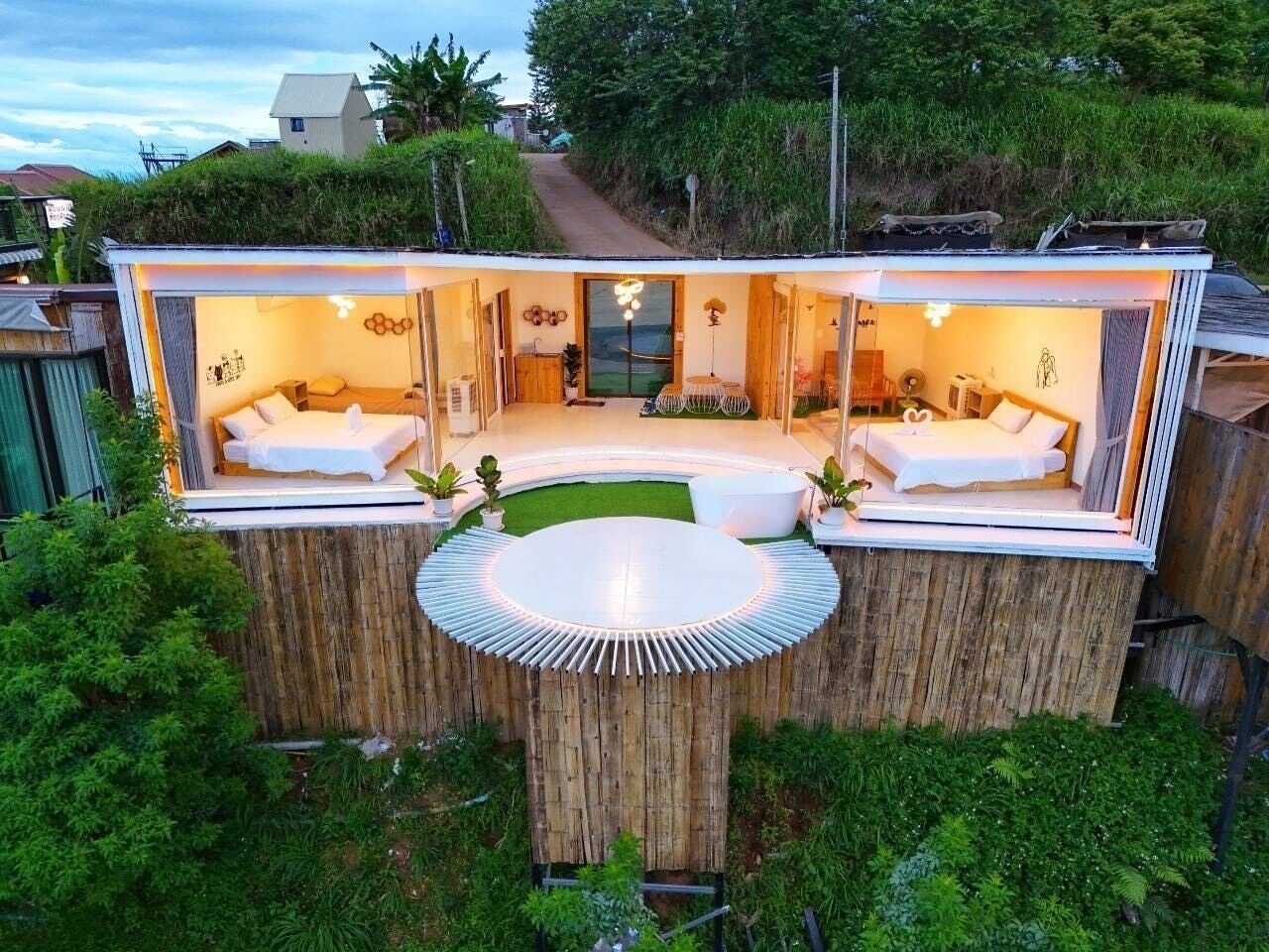 标准四人房 | 免费 WiFi、床单