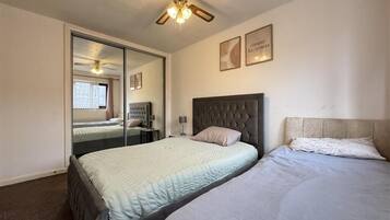 3 bedrooms, WiFi, bed sheets