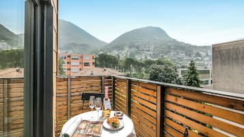 Standard Apartment, 2 Bedrooms (Modern Viganello - Boglia apartment) | Balcony