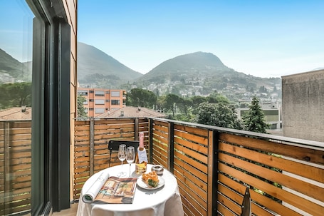 Standard Apartment, 2 Bedrooms (Modern Viganello - Boglia apartment) | Balcony