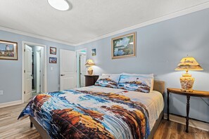 3 chambres, fer et planche à repasser