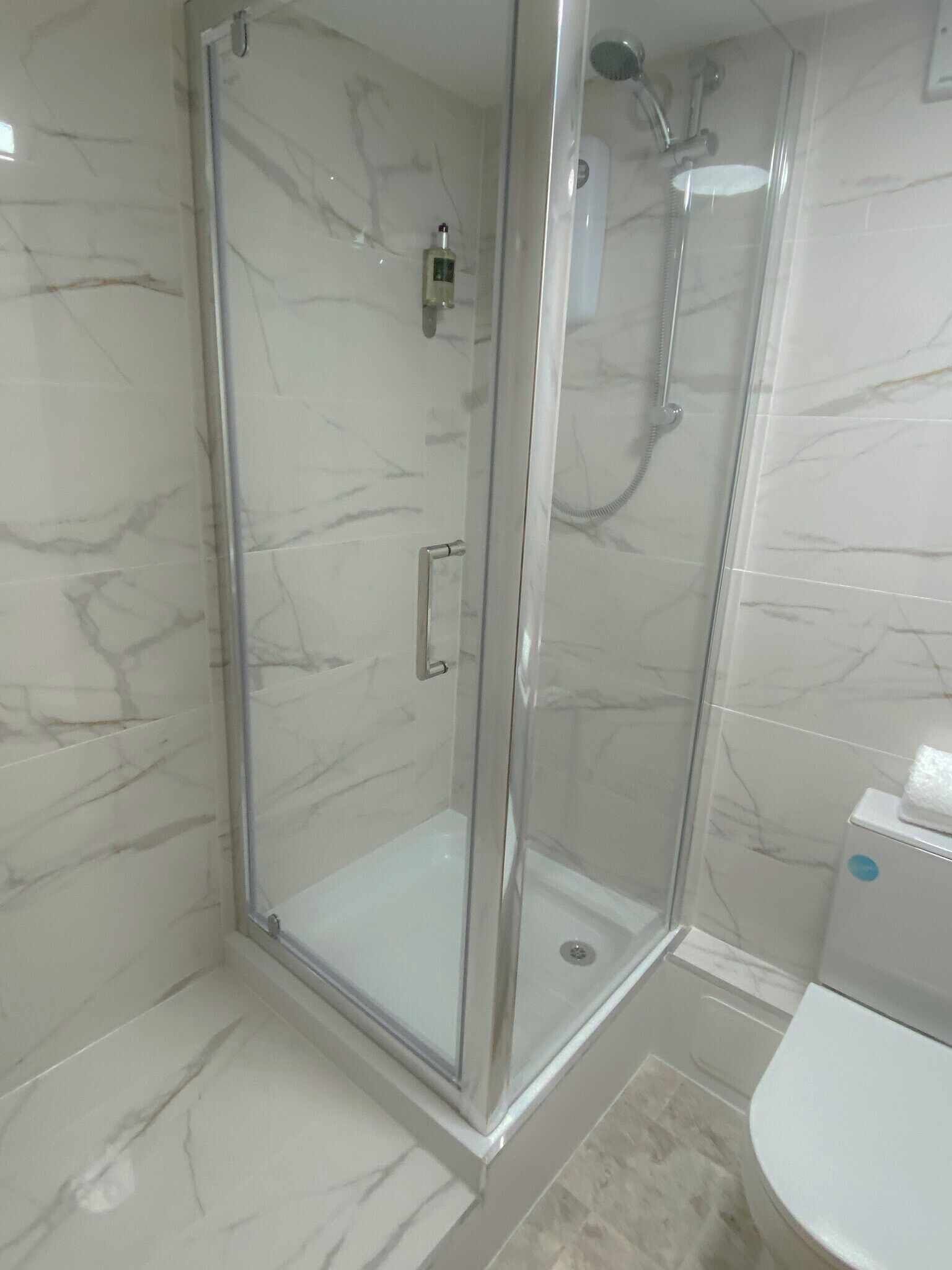 Shower, towels