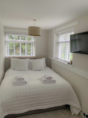 3 多间卧室、免费 WiFi、床单