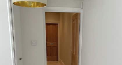 Luxury Townhouse Retreat in Kendal w/ Free Parking