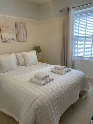 3 quartos, Wi-Fi de cortesia, roupa de cama