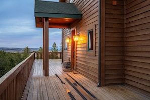 Terrace/patio - Bryce Canyon Hilltop Lodge • Spa, Views & High-End Comfort (Hatch)
