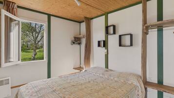 2 slaapkamers, een strijkplank/strijkijzer, gratis wifi