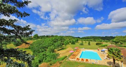 Chalet La Brousse n°2 pour 5 personne avec piscine