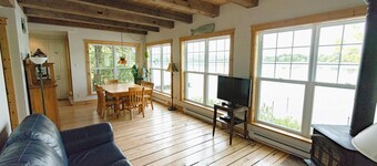 Mirror Lakefront and SPA | A Fleur D'eau