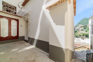 Apartment, Smoking | 1 bedroom