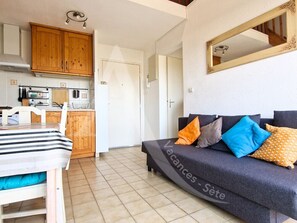 TV - T3 mezzanine, climatisation, balcon et parking (Sète)