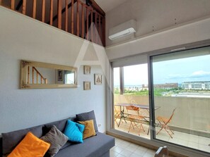 TV - T3 mezzanine, climatisation, balcon et parking (Sète)