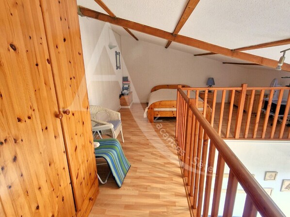 2 bedrooms, iron/ironing board