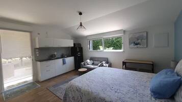 Fer et planche Ă repasser, Wi-Fi, draps fournis